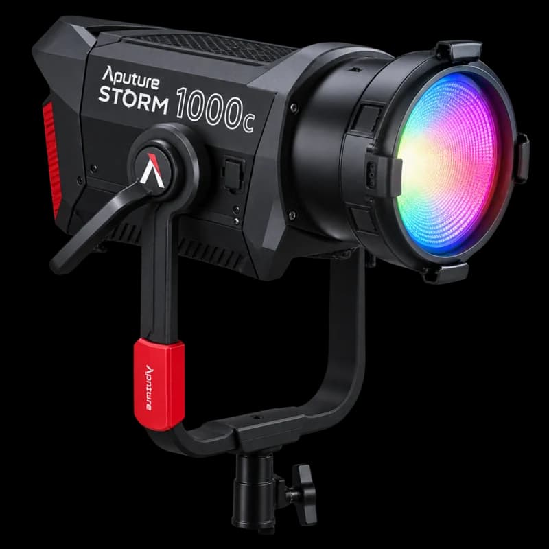 Aputure STORM 1000c — Lumière maîtrisée
